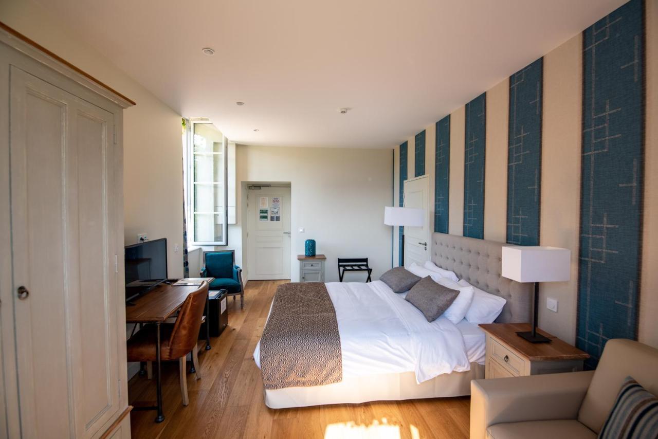 Hotel Le Chateau De Cesarges Maubec  Eksteriør billede