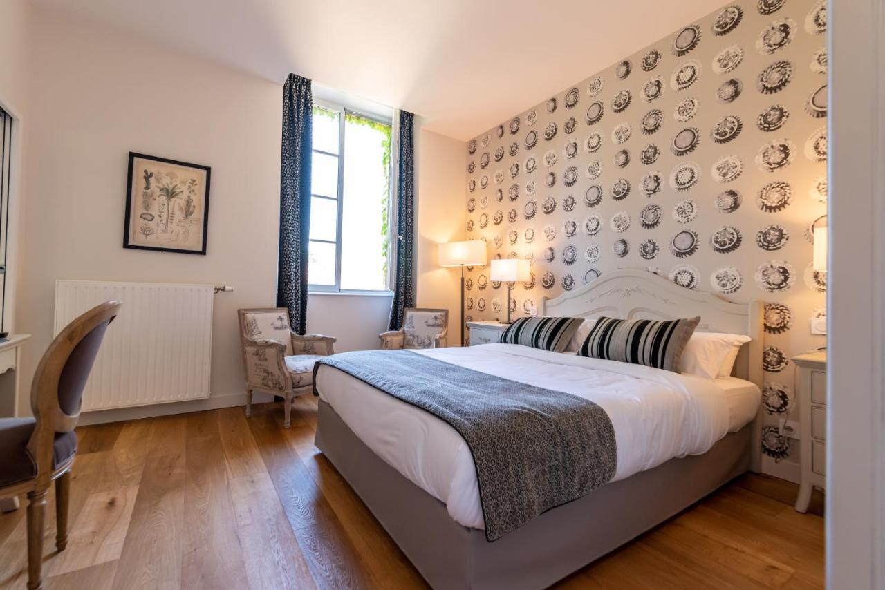 Hotel Le Chateau De Cesarges Maubec  Eksteriør billede